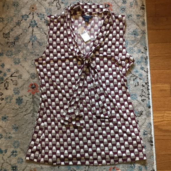 Banana Republic Tops - NWT Banana Republic Burgundy Geo Print Tie Front Sleeveless Top
